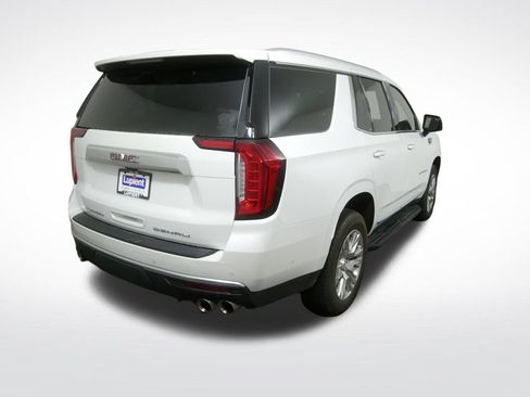 Used 2024 GMC Yukon Denali w/ Advanced Technology Package AWD/4WD image 3