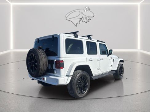 Used 2022 Jeep Wrangler Unlimited Sahara image 8