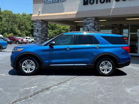 Used 2022 Ford Explorer XLT w/ Class IV Trailer Tow Package AWD/4WD image 2