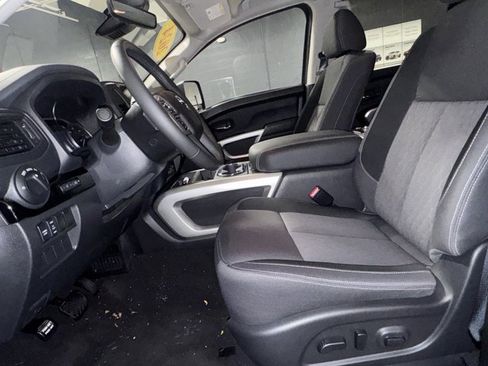 Used 2024 Nissan Titan SV w/ SV Convenience Package image 23