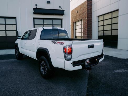 Used 2023 Toyota Tacoma 4x4 Double Cab image 5