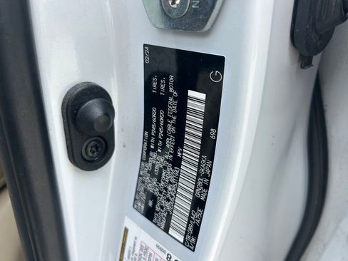 Used 2024 Toyota 4Runner Limited RWD image 10