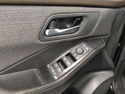 Used 2022 Nissan Rogue SV image 27