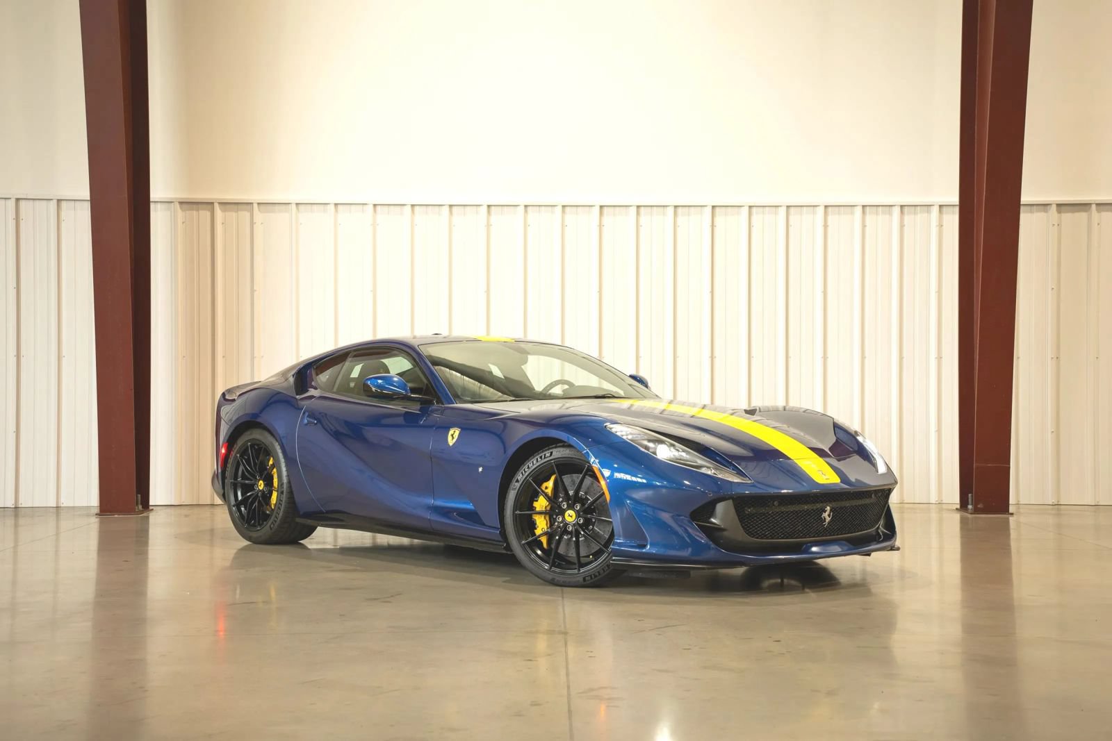 Used 2019 Ferrari 812 Superfast RWD image 1