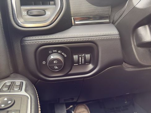 Used 2023 RAM 2500 Limited AWD/4WD image 10