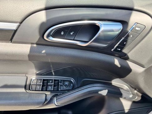 Used 2015 Porsche Cayenne S w/ Infotainment Bose Package image 11