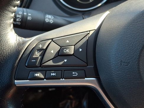 Used 2021 Nissan Rogue Sport SL w/ Premium Package image 21