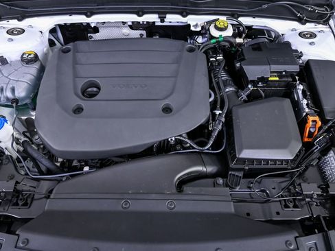 Certified 2026 Volvo XC40 B5 Plus w/ Protection Package Premier image 35