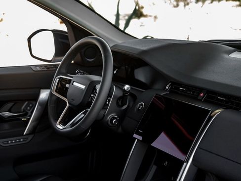 New 2024 Land Rover Discovery Sport S image 29