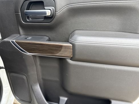 Used 2021 Chevrolet Silverado 1500 LT Trail Boss image 17