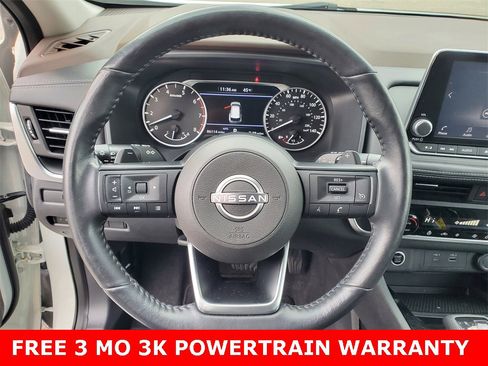 Used 2022 Nissan Rogue S image 11