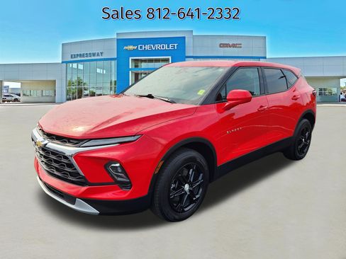 Used 2023 Chevrolet Blazer LT AWD/4WD image 3