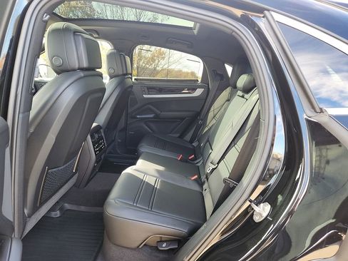 New 2026 Porsche Cayenne Coupe image 9