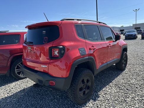 Used 2015 Jeep Renegade Latitude AWD/4WD image 2