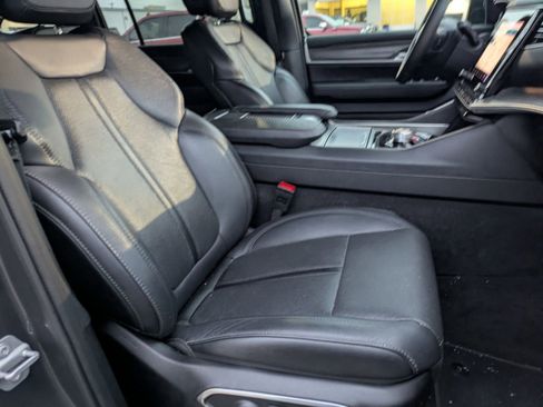 Used 2024 Jeep Wagoneer Series II image 28