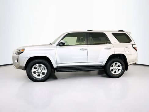 Used 2024 Toyota 4Runner SR5 Premium image 4