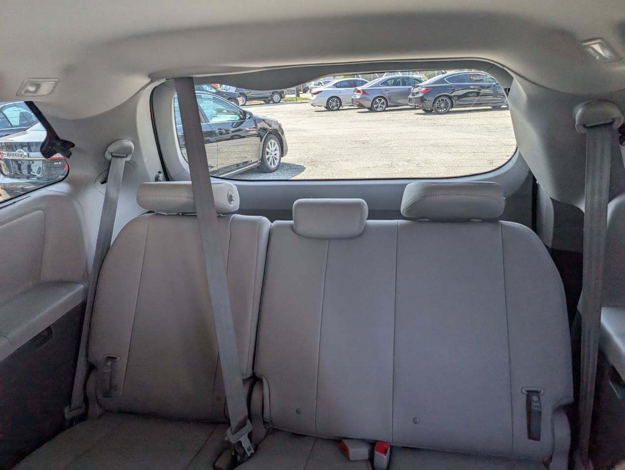 Used 2017 Toyota Sienna XLE w/ XLE Navigation Package FWD image 22