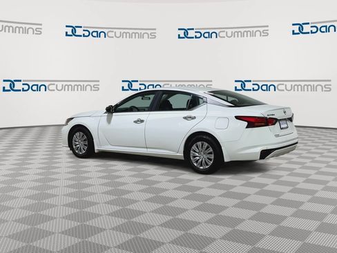 Used 2024 Nissan Altima 2.5 S FWD image 7