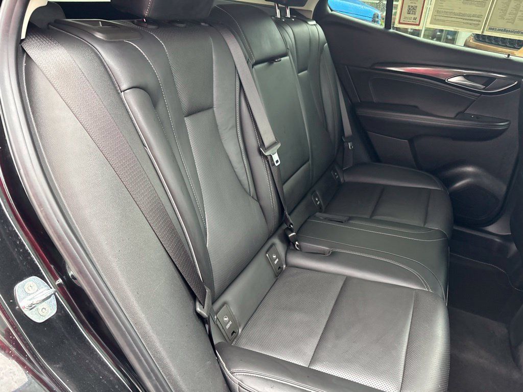 Used 2023 Buick Envision Essence FWD image 19