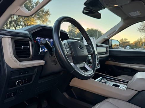 Used 2024 Ford Expedition Max Limited image 35