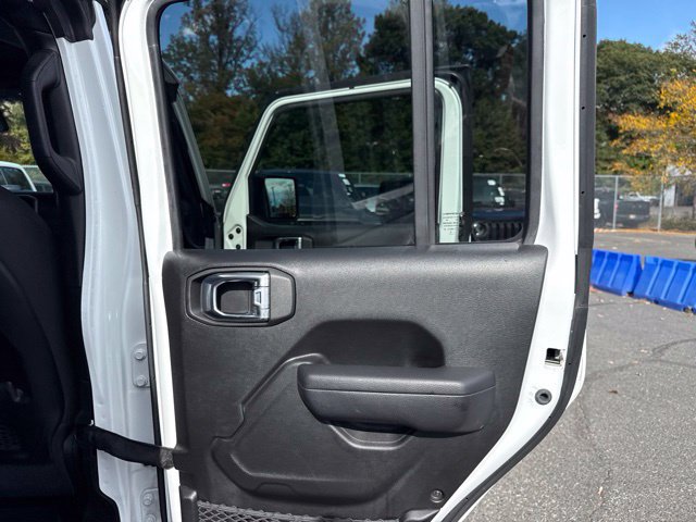 Used 2024 Jeep Wrangler Unlimited Rubicon 4xe w/ Technology Group AWD/4WD image 35