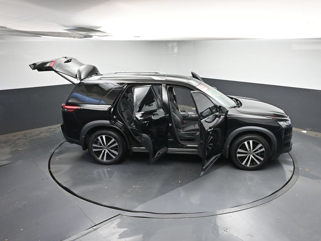 Used 2024 Nissan Pathfinder Platinum w/ Cargo Package AWD/4WD image 46