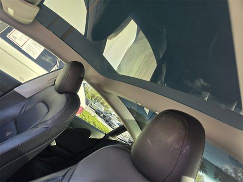 Used 2022 Tesla Model 3 Long Range image 12