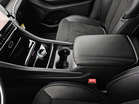 New 2026 Jeep Grand Cherokee Altitude image 20