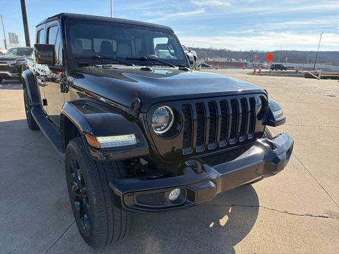 Used 2023 Jeep Gladiator Overland image 10