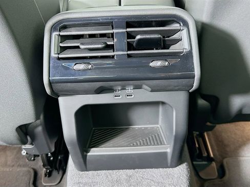 New 2026 BMW i5 eDrive40 w/ Premium Package RWD image 18