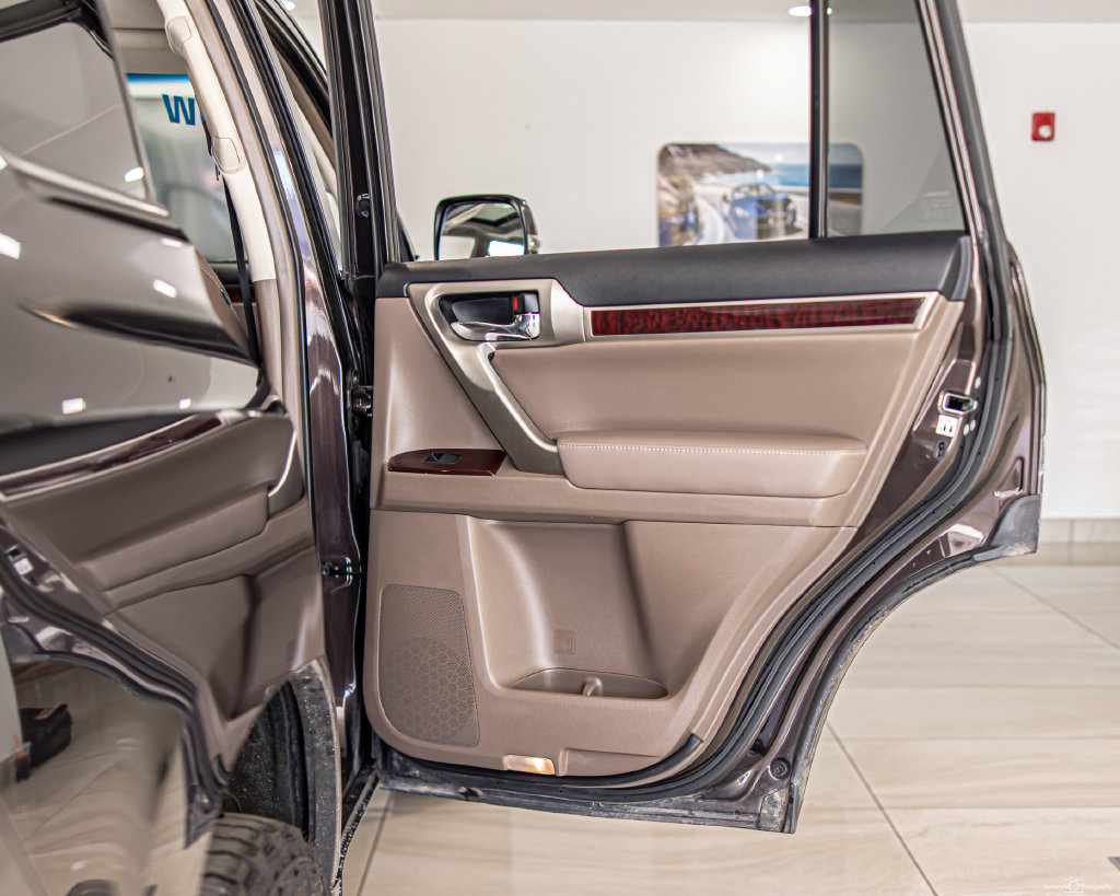 Used 2018 Lexus GX 460 Premium w/ Premium Package AWD/4WD image 40