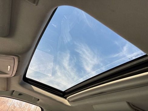 Used 2016 Chevrolet Suburban LT image 22