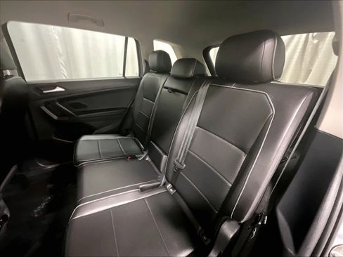 Used 2021 Volkswagen Tiguan SE image 15