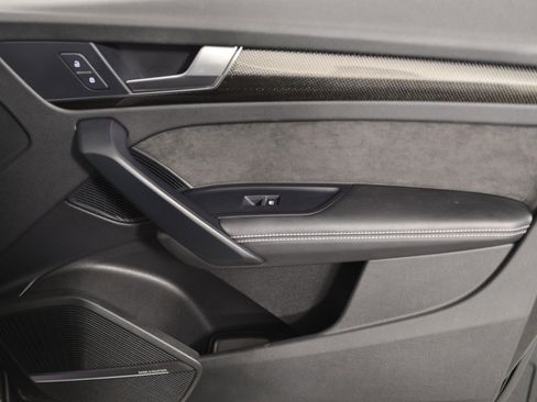 Used 2018 Audi SQ5 Prestige w/ Prestige Package image 9