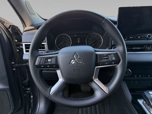 Used 2025 Mitsubishi Outlander SE AWD/4WD image 13