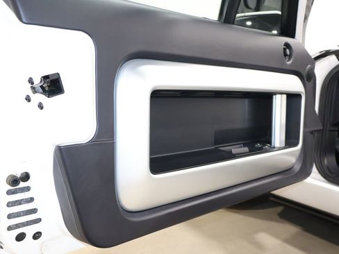 Used 2005 Ford GT image 19