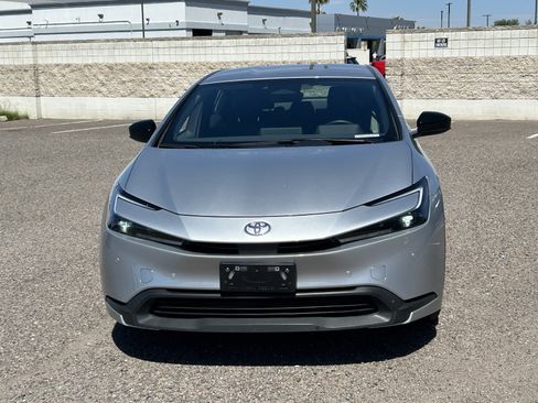 Used 2025 Toyota Prius LE FWD image 8