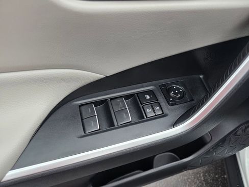 Used 2023 Toyota RAV4 XLE image 17
