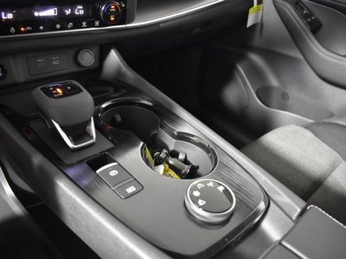 New 2026 Nissan Rogue SV AWD/4WD image 24