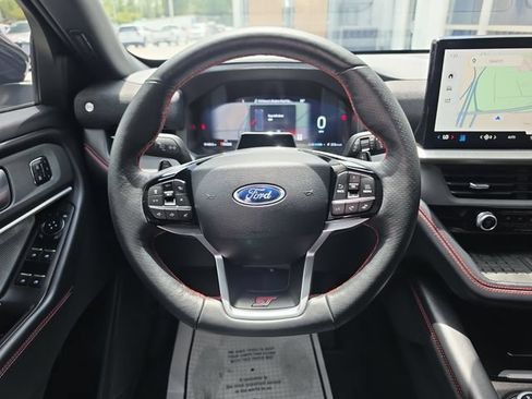Used 2025 Ford Explorer ST AWD/4WD image 12