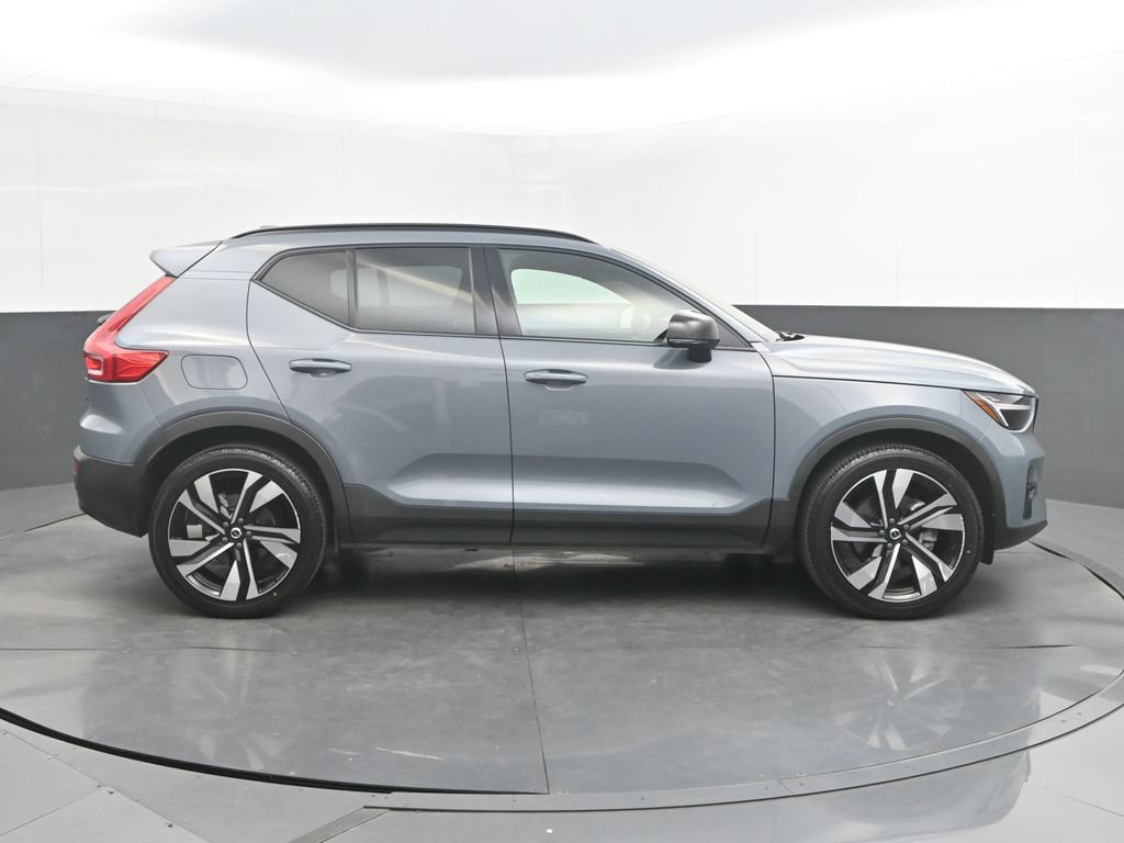 Certified 2023 Volvo XC40 B5 Plus w/ Climate Package AWD/4WD image 8