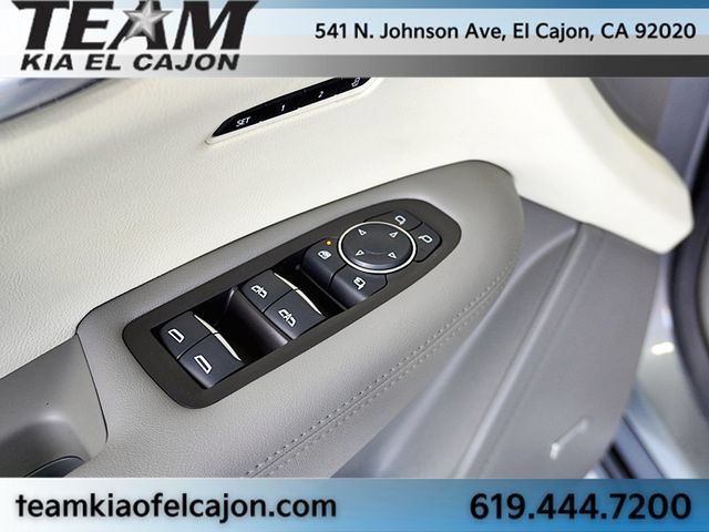 Used 2023 Cadillac XT6 Premium Luxury w/ Technology Package FWD image 25