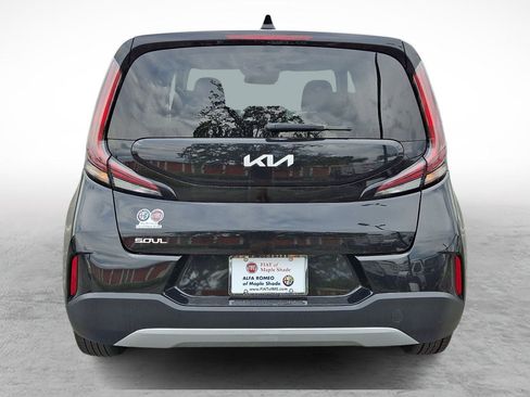 Used 2023 Kia Soul LX w/ Option Group 015 FWD image 4