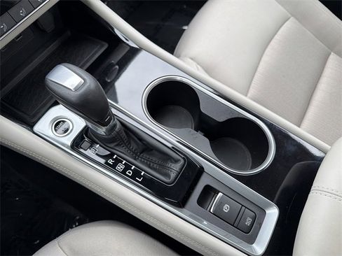 Certified 2023 Nissan Altima 2.5 SV w/ SV Premium Package image 10