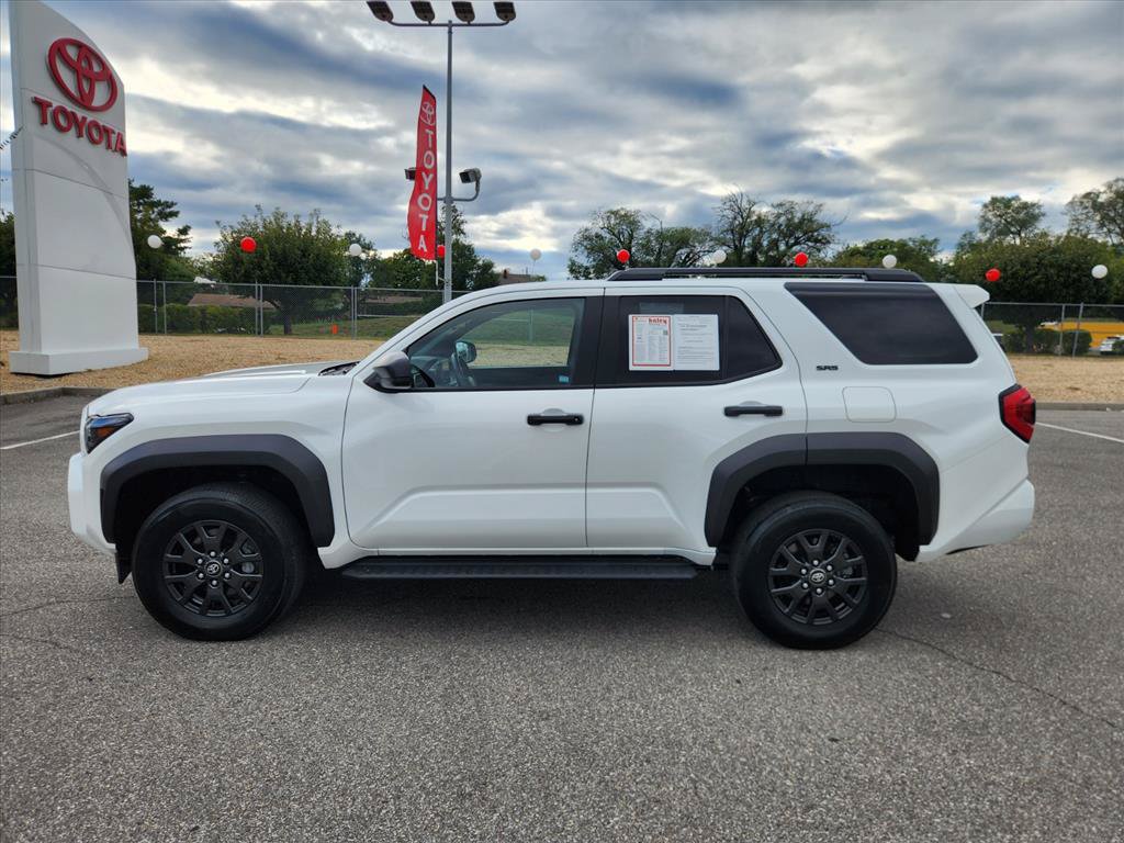 Certified 2025 Toyota 4Runner SR5 AWD/4WD image 8