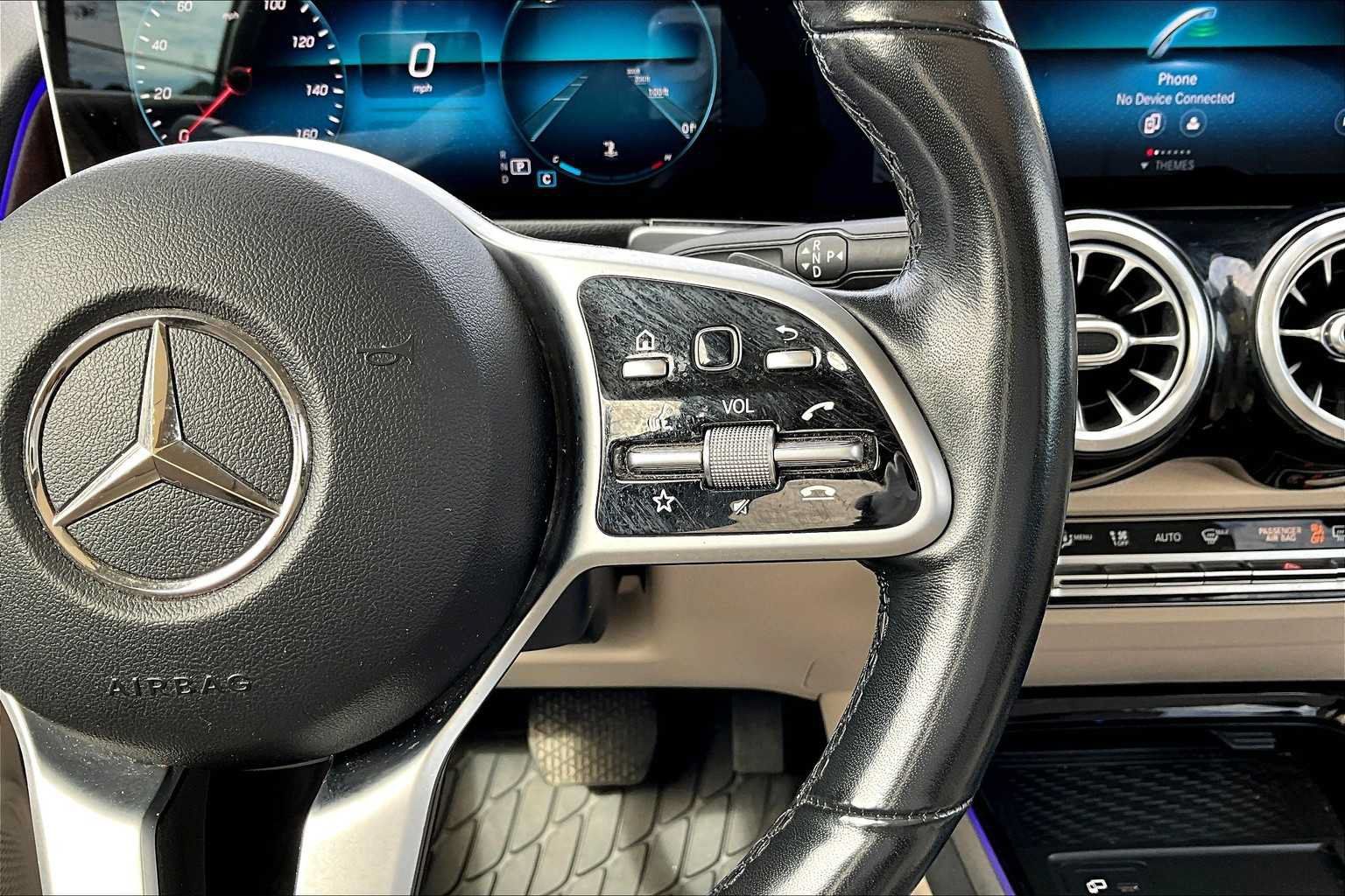 Used 2021 Mercedes-Benz GLB 250 4MATIC image 25