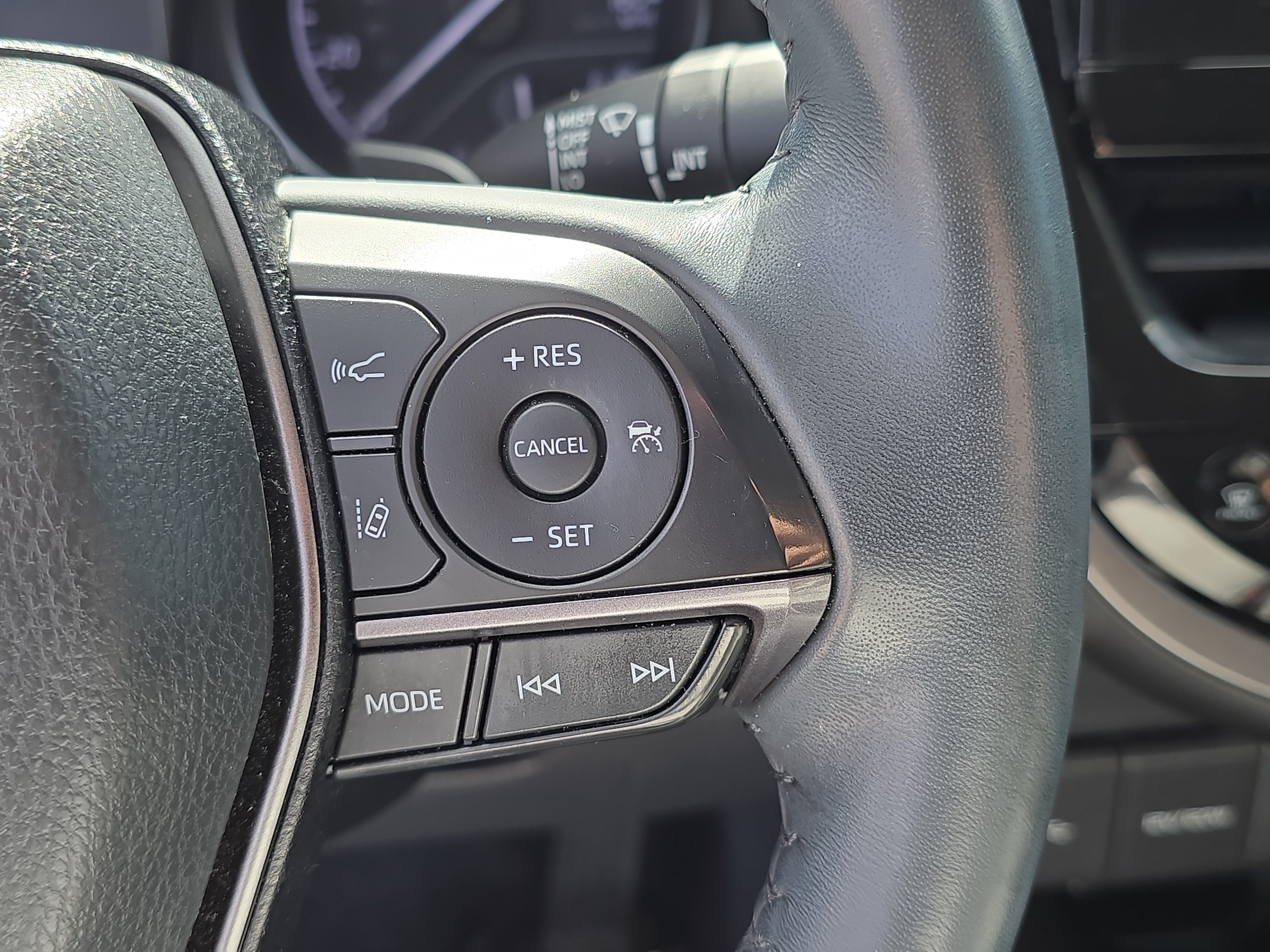 Used 2022 Toyota Camry SE w/ Audio Upgrade Package FWD image 31