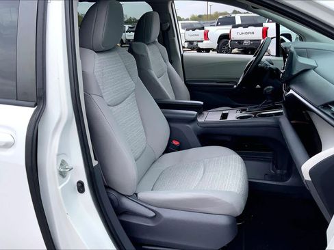 Used 2021 Toyota Sienna LE image 8