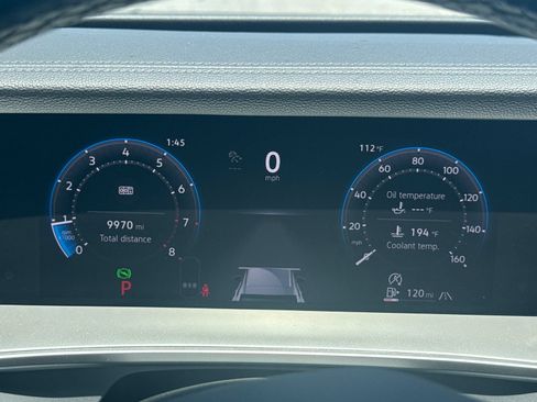 Certified 2025 Volkswagen Tiguan SE w/ Panoramic Sunroof Package AWD/4WD image 16