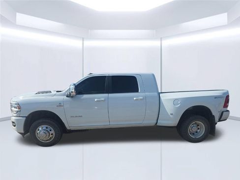 Used 2023 RAM 3500 Laramie AWD/4WD image 4